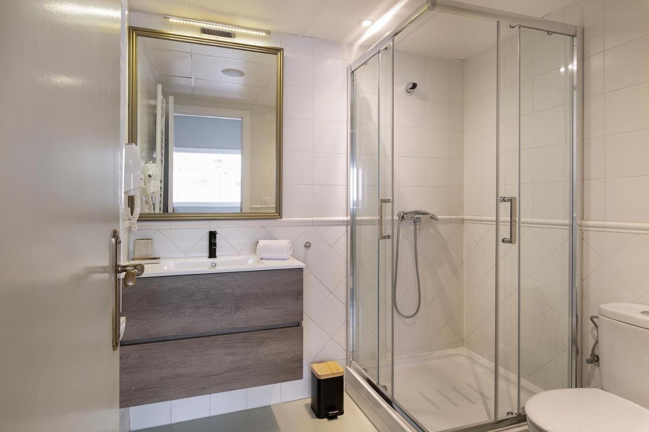 Sitgesnextdoor Bed & Breakfast ภายนอก รูปภาพ